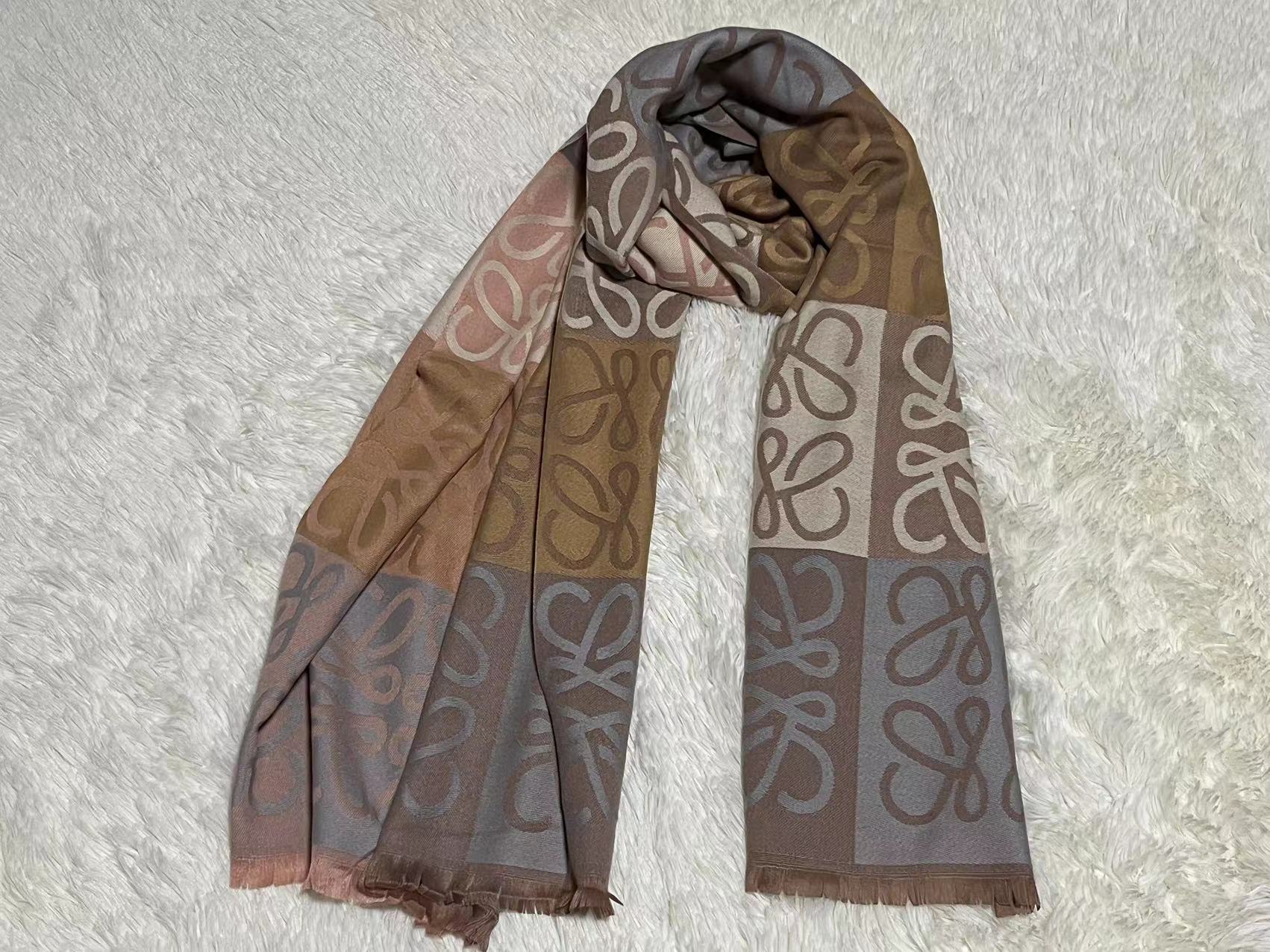 Scarf Image 4