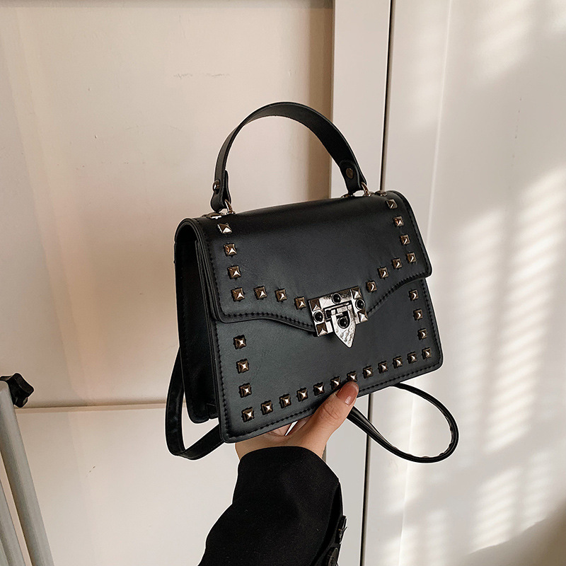 Shangxin bolso de mujer mujer 2024 remache celebridad de Internet mujer personalidad coreana moda temperamento todo fósforo bolso de mensajero pequeño bolso cuadrado