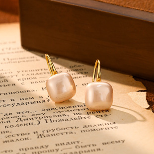 �����ɫС���Ƕ��hŮ�������s���|���¶��h�r��ͨ�ڰٴ���Ʒ