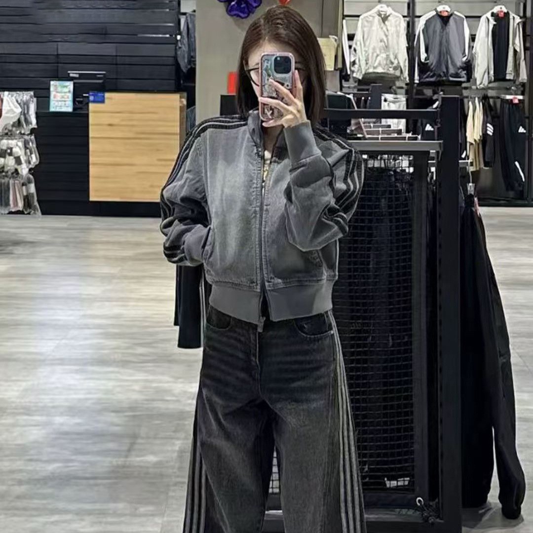 2026 Spring and Autumn Retro Short Jacket for Women, Zipper Jacket, Striped Slimming Versatile Denim Top, Three-Stripe Cardigan