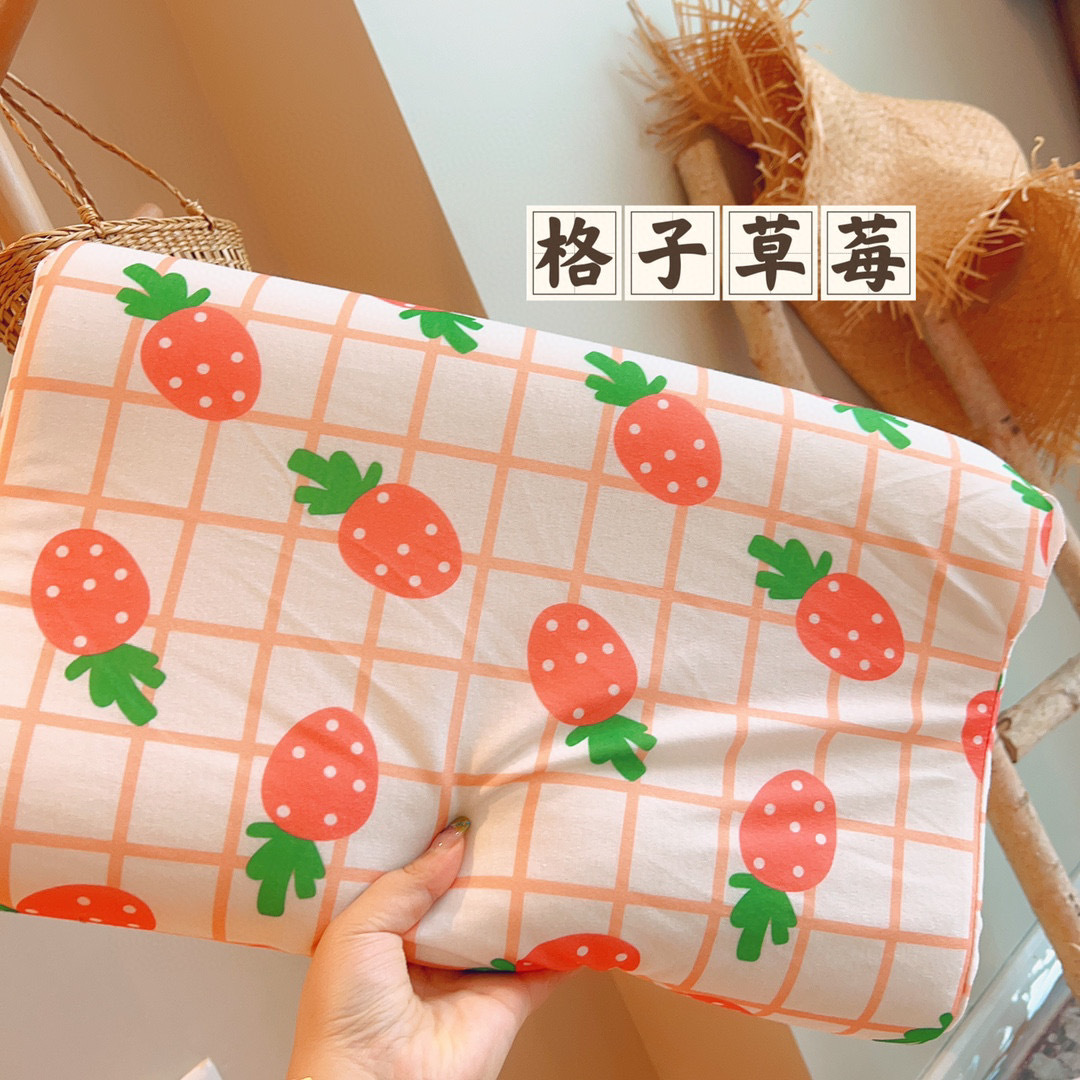 격자 무늬 딸기