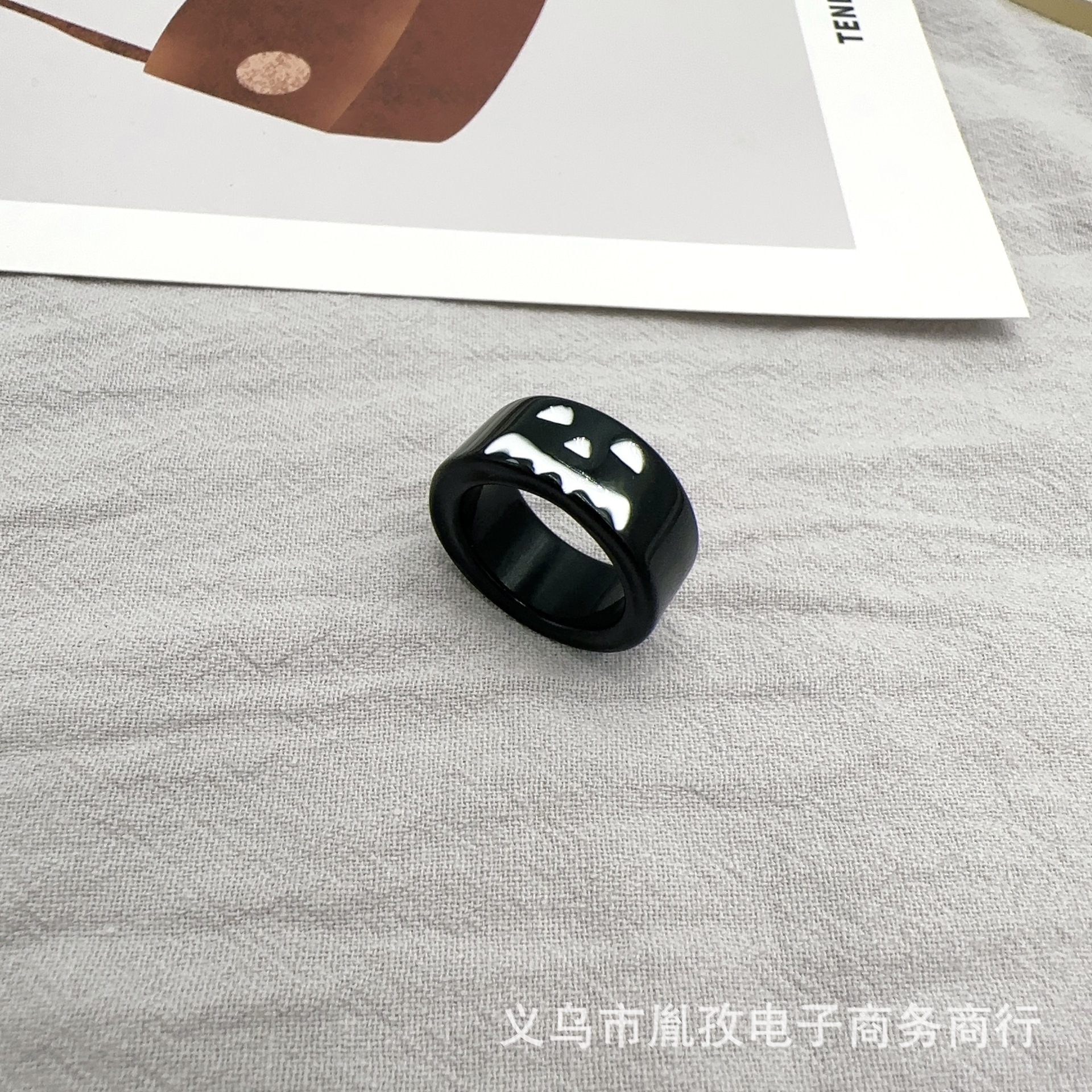 2022 otoño transfronterizo nuevo anillo de resina personalidad de Halloween creativo exagerado anillo de expresión de color de calabaza