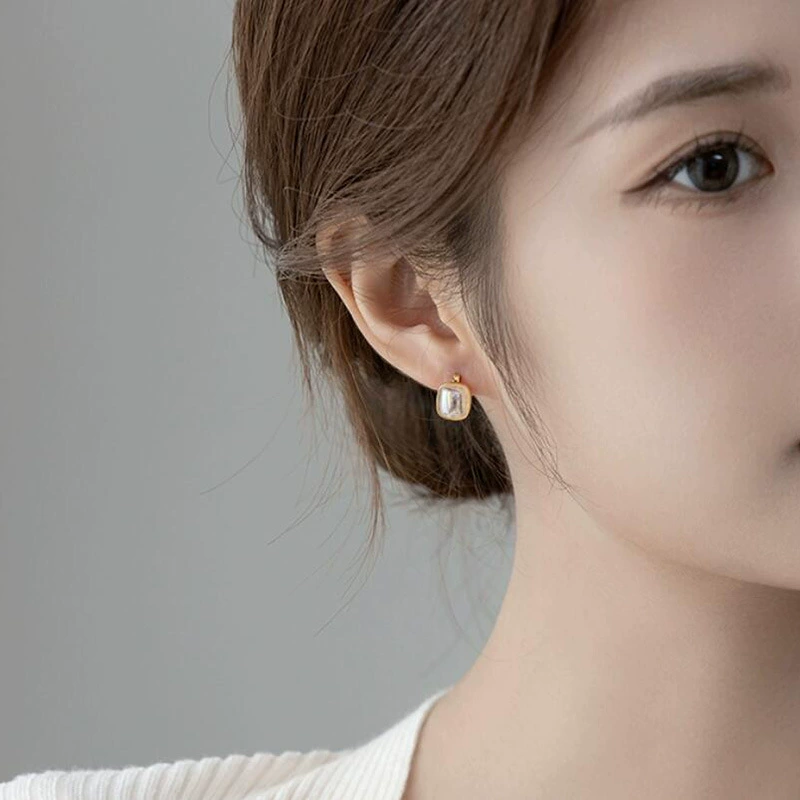 2024 Новые простые красочные жемчужные серьги женские круглые серьги индивидуальные модные ретро серьги женские оптом
