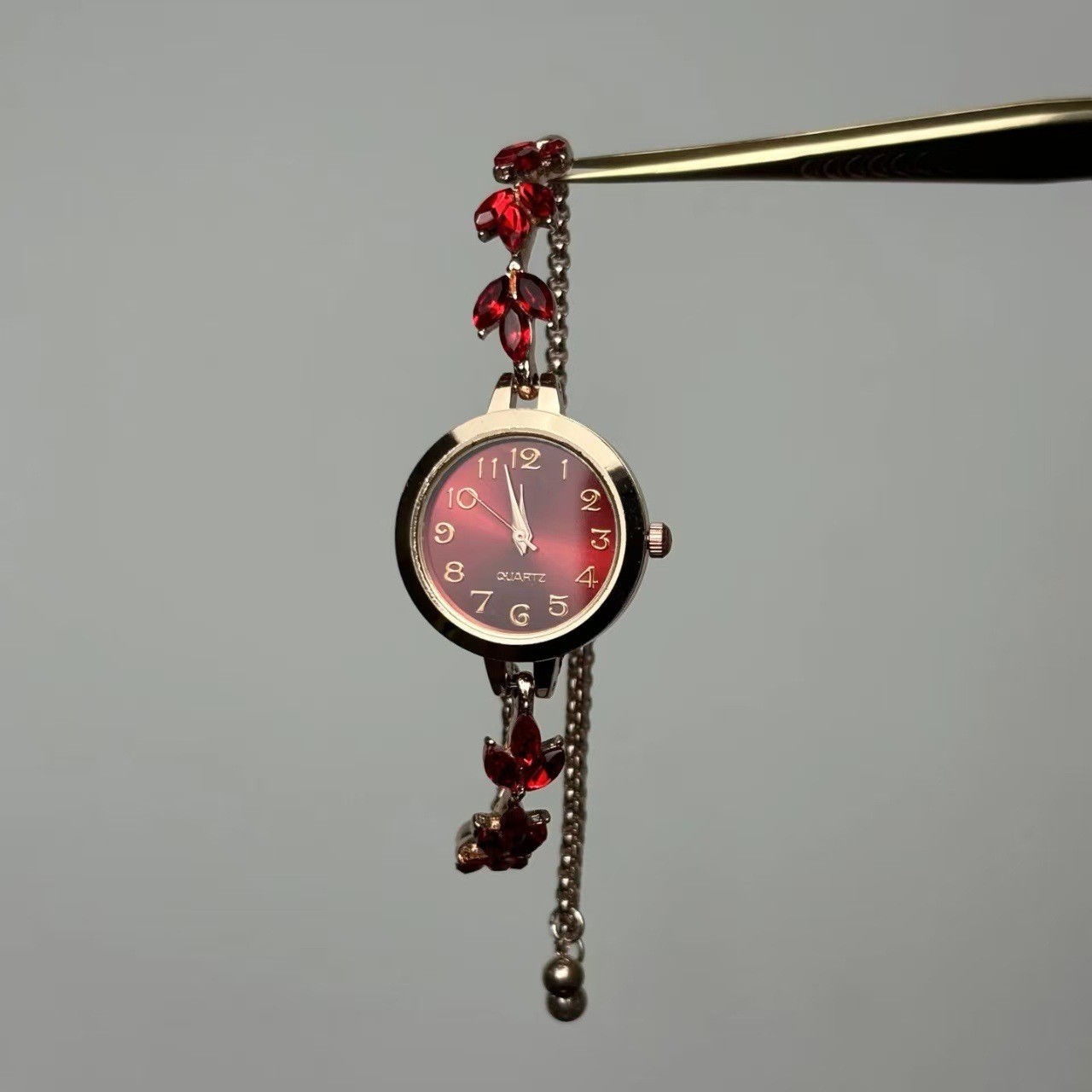 Reloj extraíble con oreja de trigo rojo
