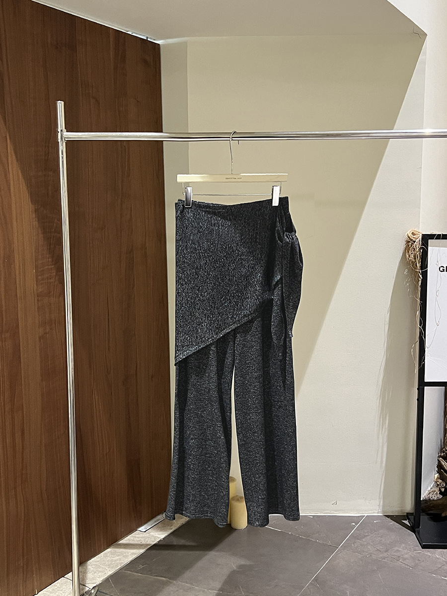 Chu Da Thirteen Lines 2025 Automne Nouveau Ensemble Tricoté Français Deux Pièces Design Sense Pantalon Large Évasé Pour Femme KB981_voghion.com