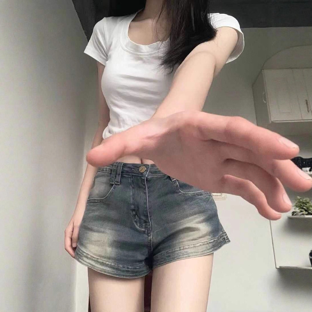 2026 Summer Women's High-Waisted Straight-Leg A-Line Jeans Shorts, American Style Hot Girl Hot Pants, Wide-Leg Vintage Shorts for Women