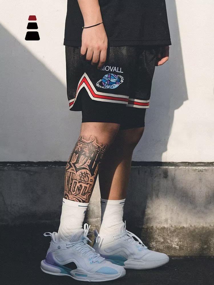 Pantalones cortos casuales de verano sueltos, marcas de moda para hombres, estilos calientes, pantalones exteriores de moda, pantalones de cinco puntos coreanos de todo fósforo