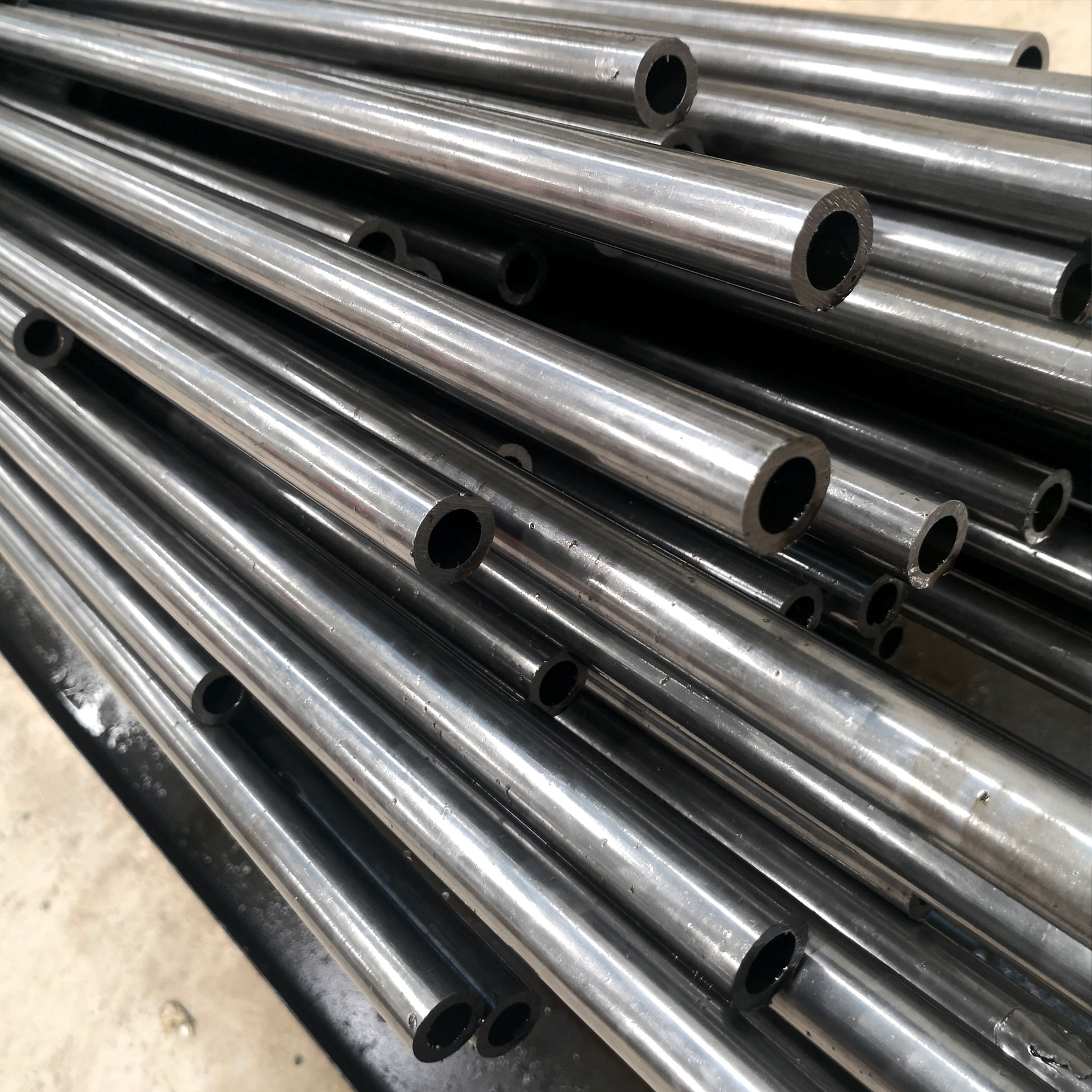 厂家现货批发 20#冷拔无缝钢管，20号不锈钢光亮管 小口径铁管