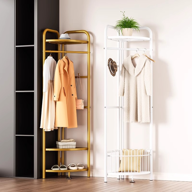 Esquina de la habitación doméstica percha de ropa no ocupa percha de sombrero de liquín piso de esquina de dormitorio pequeño percha de ropa junto a la cama