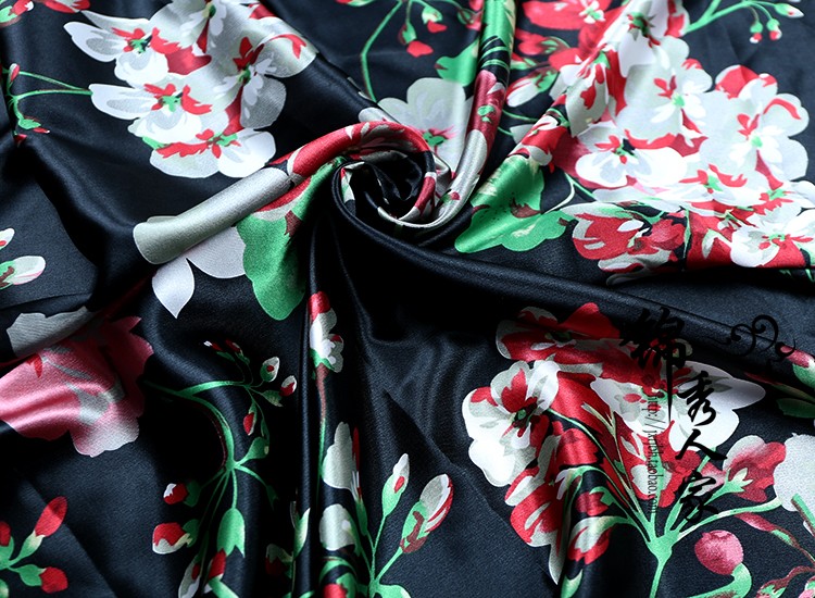 tela de seda impresa de flores tela de seda ropa antigua tela de prenda de ropa china tela de impresión de flores de plantas DIY