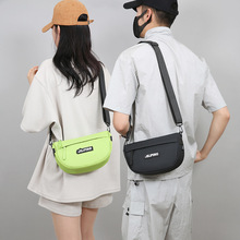 尼龙饺子包女斜挎包男士潮牌时尚工装包户外运动单肩包情侣上课包