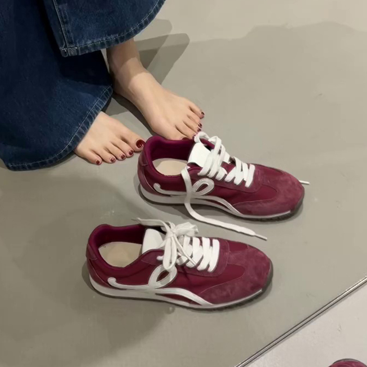 Versión de piel de vaca ~ Zapatos de entrenamiento alemán retro, zapatos deportivos casuales con cordones a juego de colores de todo fósforo, zapatos blancos planos para mujer, zapatos Forrest Gump