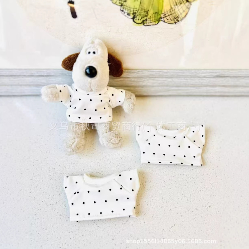 Baby Clothes with Dots: a White Top with Black Dots Suitable for Pairing with Various Plush Dolls and Cotton Dolls Baby Clothes with Dots: a White Top with Black Dots Suitable for Pairing with Various Plush Dolls and Cotton Dolls