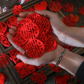 喜字;喜糖盒;拉花、彩带