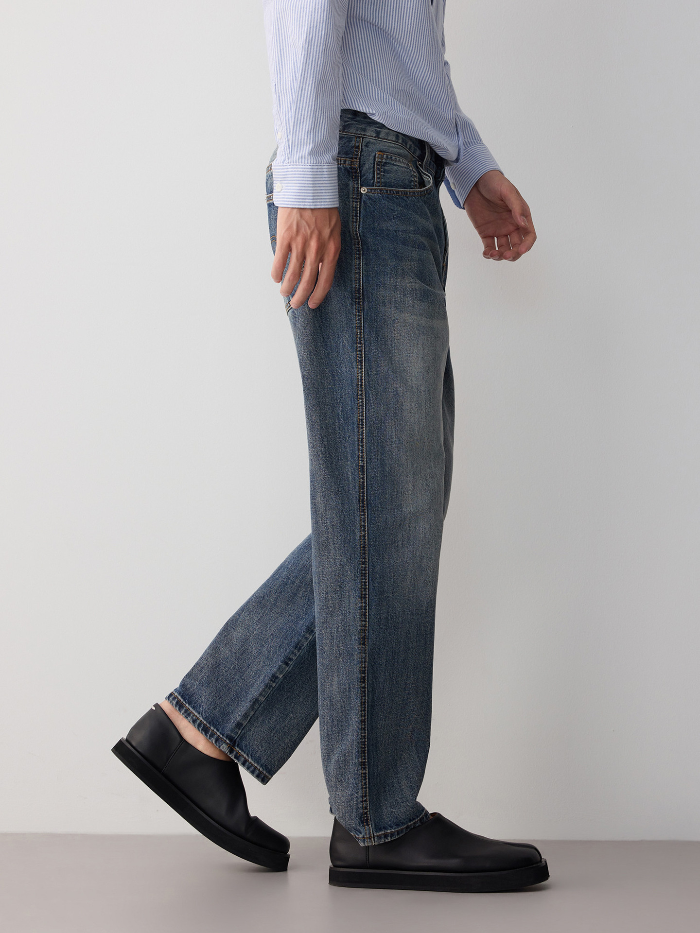Quần jean nam ống rộng cổ điển phong cách công sở thông minh, chất liệu denim wash nhẹ — Màu xanh da trời