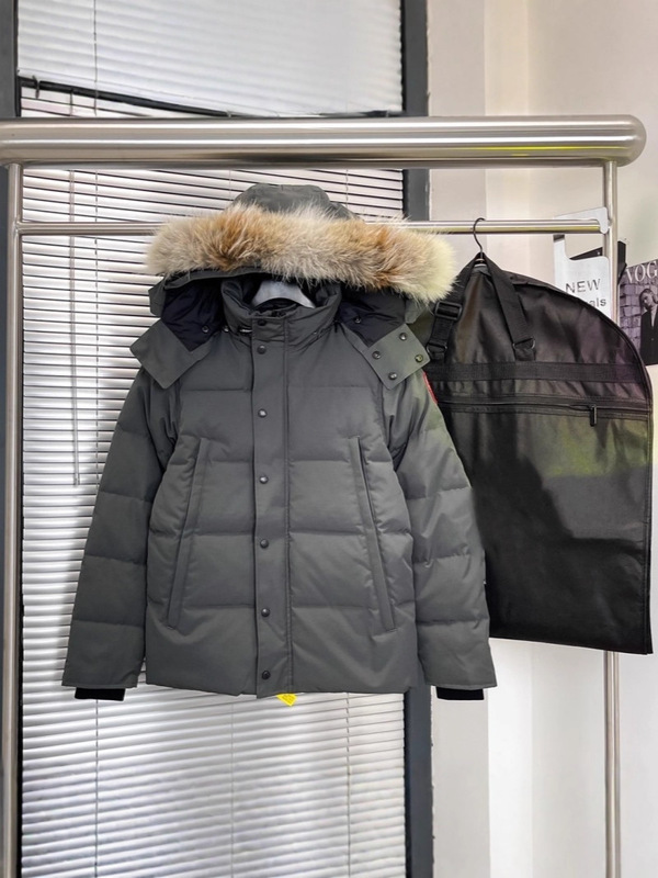 Men Coyote Fur Hooded29# Wyndham parka jiacket fur and badge|undefined