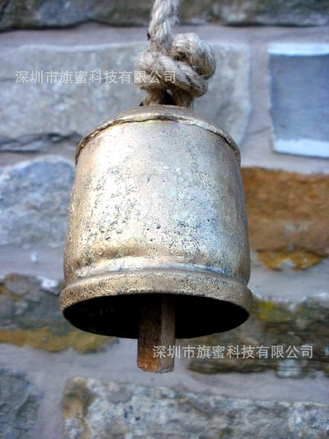 Cliftina_Shabby_Metal_Cow_Bell