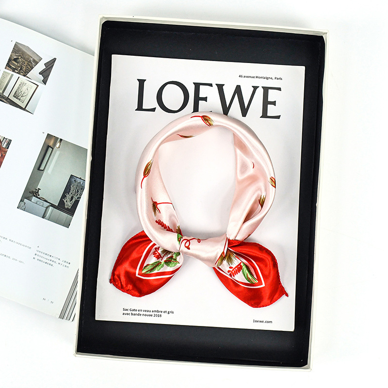 Alta sensación de primavera impresa pañuelo 50 color cuello de cor corta pañuelo cuadrado de color flor francesa retró pañuelo de seda damas