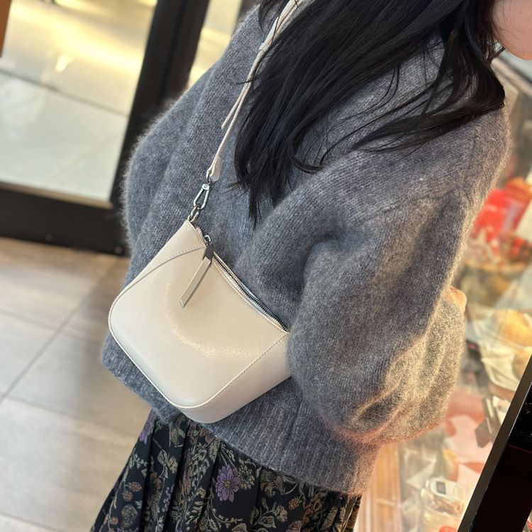 Genuine Leather Women's Small Bag 2025 New Arrival Coin Purse Versatile Fashion High-Quality Texture Commuter Shoulder Crossbody Bag - Thumbnail 8