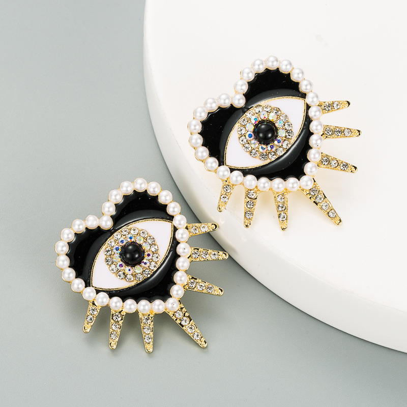 Fashion Exaggerated Diamond-studded Oil Drop Pearl Love Earrings display picture 4