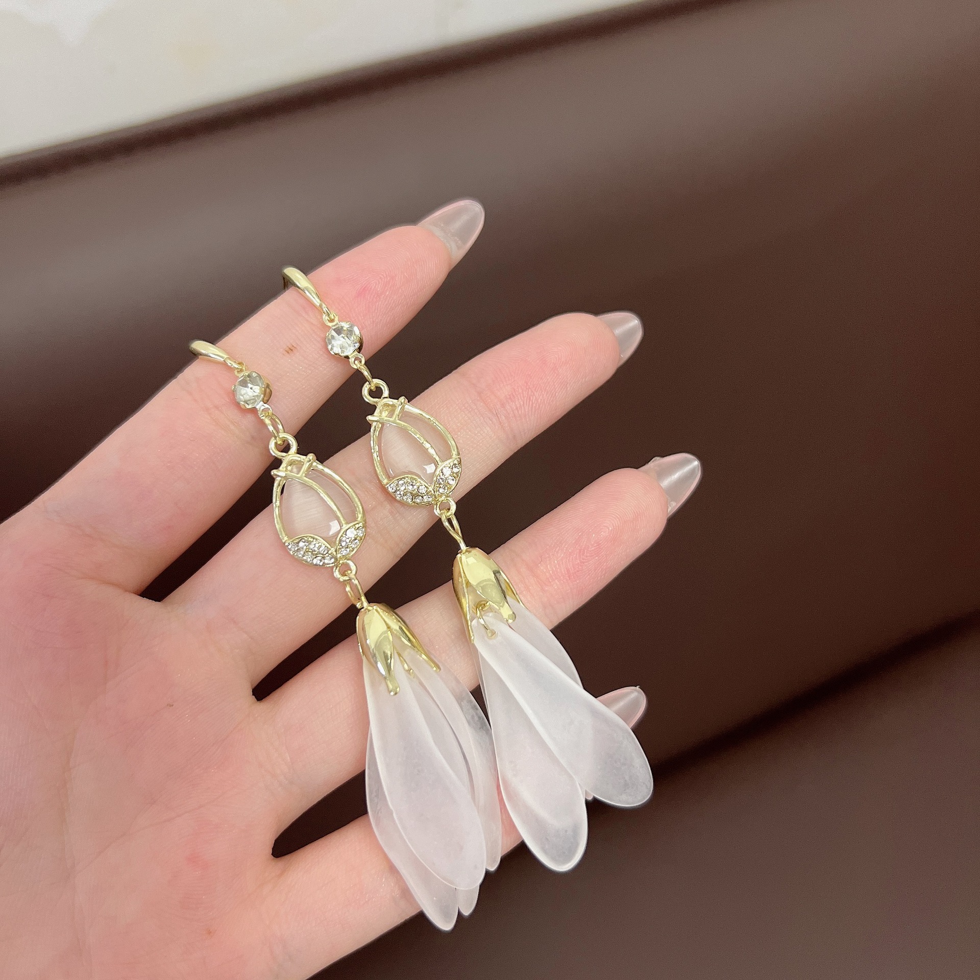 Pendientes de borla de pétalos de hadas largos de temperamento coreano Pendientes de tulipán nuevos pendientes de red