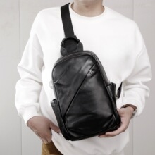 新款真皮胸包男百搭斜挎包大容量骑行包运动小众高颜值挎包小背包