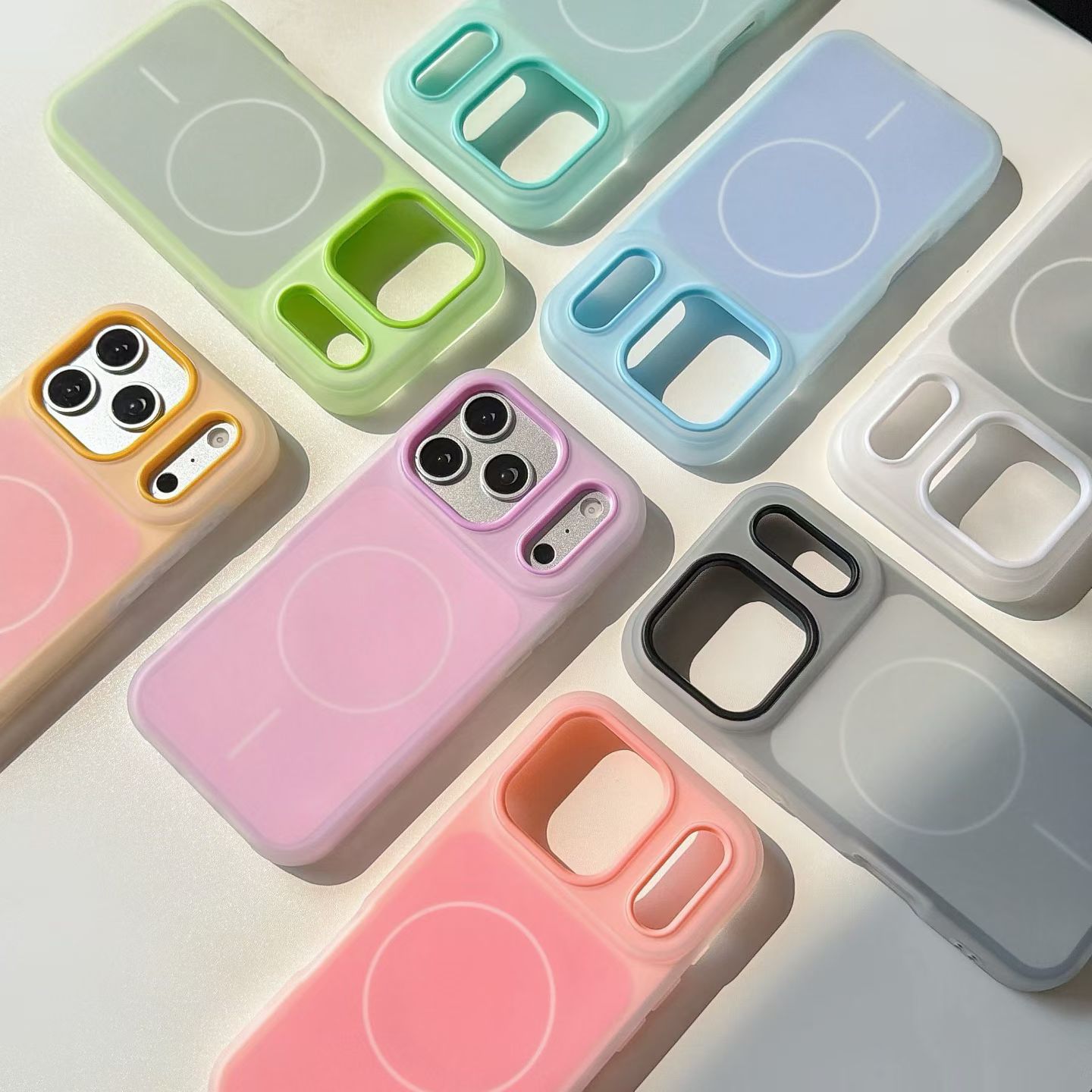 Nuevo magnetismo de jalea de dos colores 2 en 1 para iPhone17 para el teléfono celular de goma de manzana 11 sensación de piel esmerilada