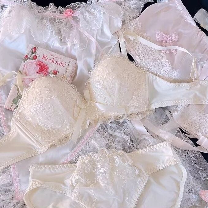 Japanese-Style Lingerie for Women, Lace Embroidery, Latex, Small Chest Gathering, Anti-Sagging, Side Breast Reduction, White Bra Set Japanese-Style Lingerie for Women, Lace Embroidery, Latex, Small Chest Gathering, Anti-Sagging, Side Breast Reduction, White Bra Set