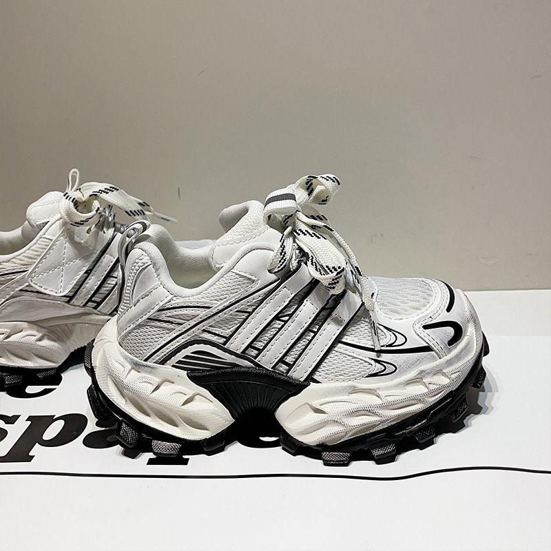 Zapatos de dos redes para niñas ventilados 2025 primavera nuevos zapatos de correr para niños cordones zapatos casuales antideslizantes para niños mayores