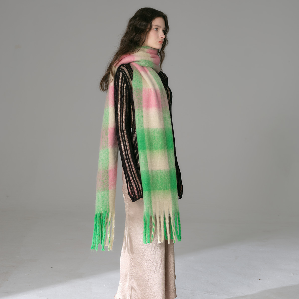 Nuova sciarpa scozzese con frange grossolane di zucchero filato per donna, scialle oversize con bavaglino abbinato in colori morbidi e invernali_voghion.com
