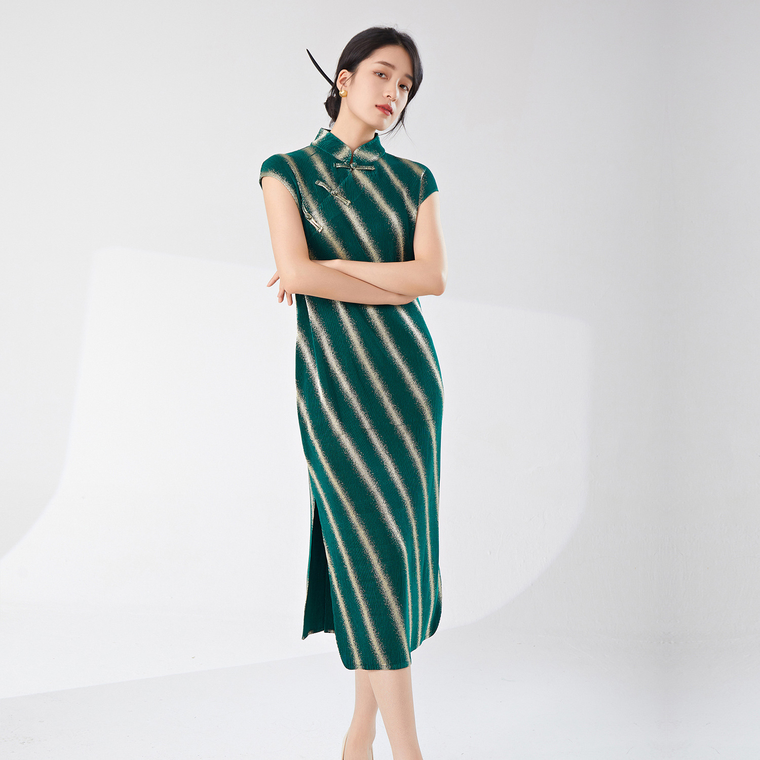 New Chinese-style Improved Version Of Women's Cheongsam Dress, New High-end Striped Elegant Split Dress By Issey Miyake_ecoleips.com