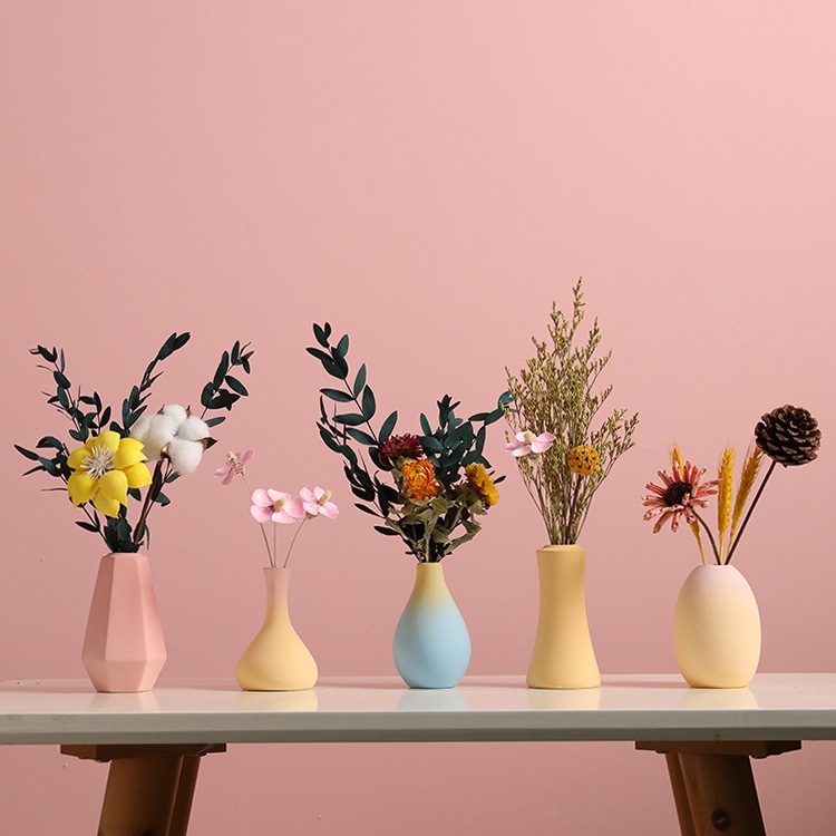 Morandi pequeño jarrón de flores en la mesa de té de viento sala de estar decoración decorativa de flores secas decoración para el hogar