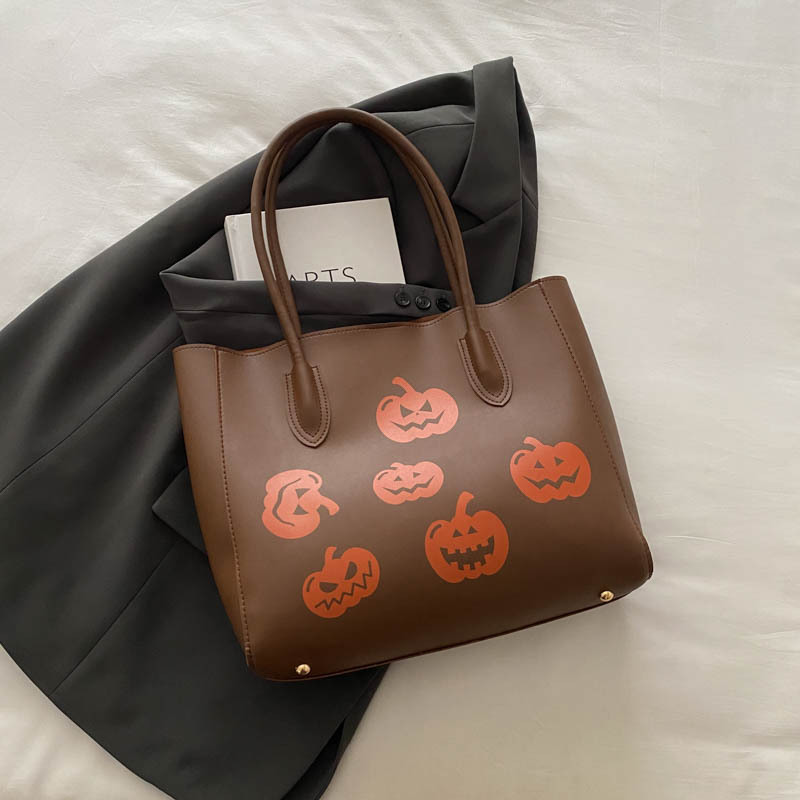 Alto sentido de la bolsa de transporte de invierno 2024 nuevo estilo versátil de gran capacidad de hombro brazo bolso especial de moda