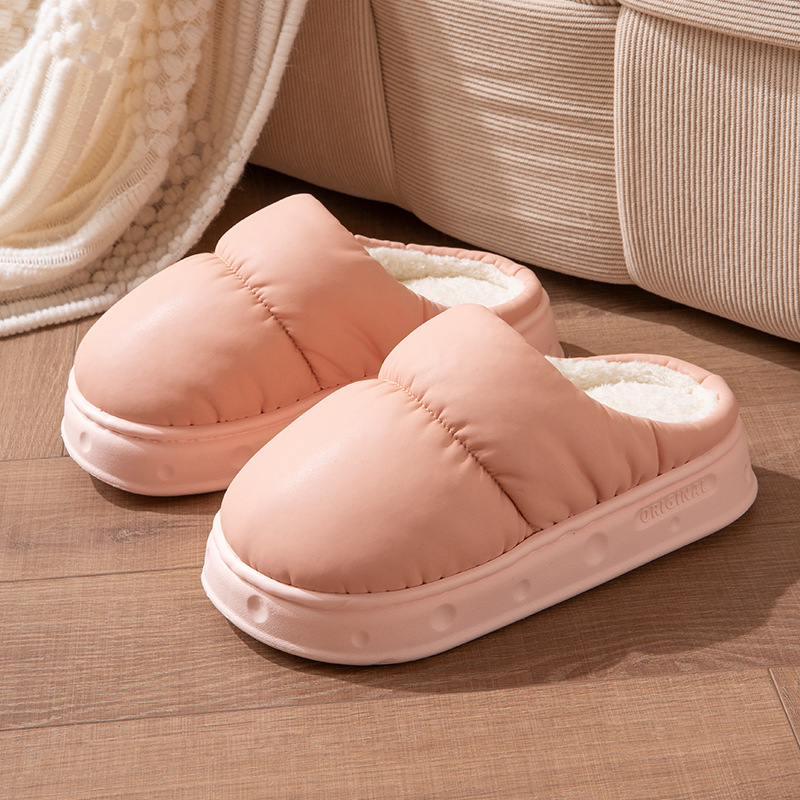 Chinelos de algodão para baixo para mulher no inverno 2026 novo casal interior casa à prova dwaterproof água sapatos de algodão quente de sola grossa para homem no inverno