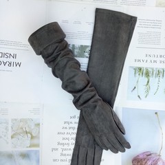 女性の鹿の皮の長いタイプの手袋の秋冬の保温とベルベットの厚い韓国版の修理手のスエードの皮のついたての新しい商品は肘を過ぎて顔を防ぎます。