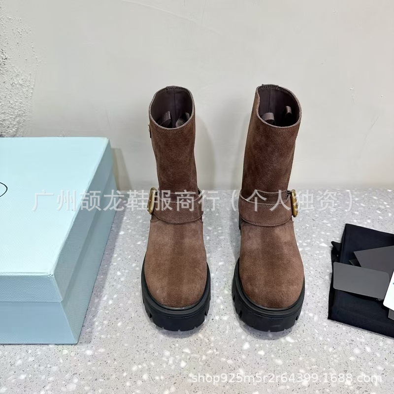 高端2025秋冬三角标磨砂圆头复古皮带扣粗跟厚底一脚蹬中筒马丁靴|undefined