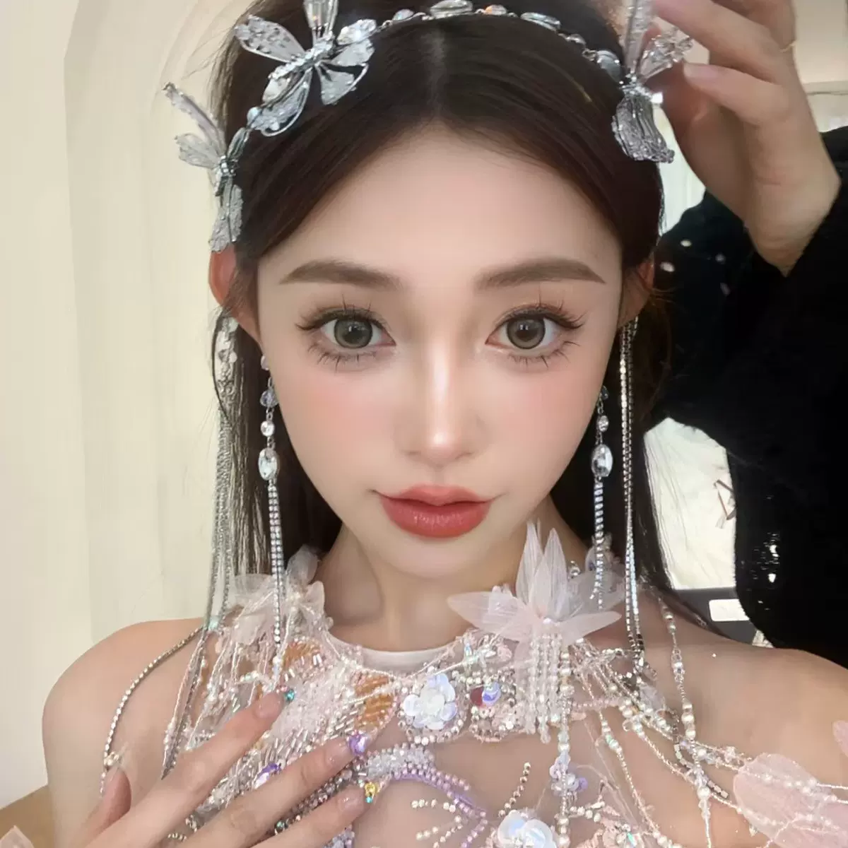 新款新娘头饰轻奢气质水晶长款流苏蝴蝶发带写真旅拍造型配饰发箍