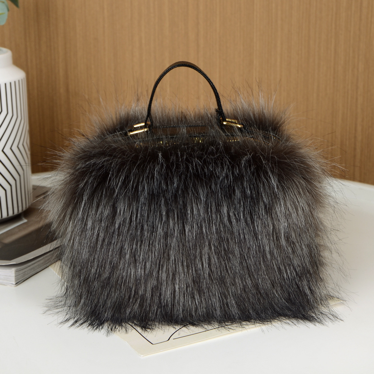 Nuova borsa a tracolla in pelliccia di procione da donna, a forma di cuscino, stile dolce e fresco y2k_voghion.com