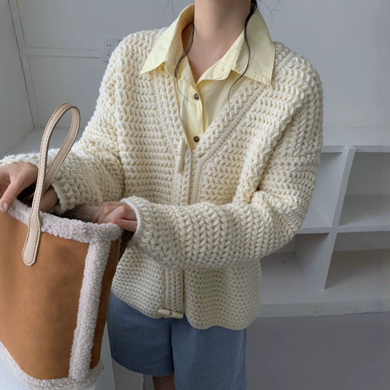 Korean-style artistic horn-button sweater coat for women, 2026 new autumn and winter thick-knit cardigan top for women 1635 Korean-style artistic horn-button sweater coat for women, 2026 new autumn and winter thick-knit cardigan top for women 1635