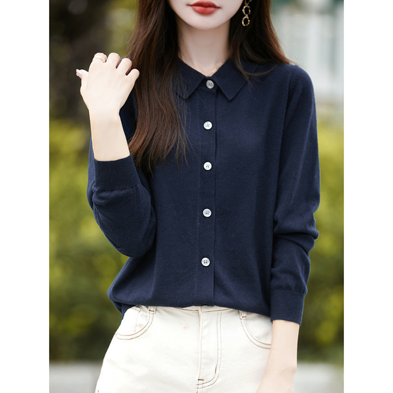 春と秋のPOLO襟のニットの女性のカーディガンはゆったりとした色を合わせています。|undefined