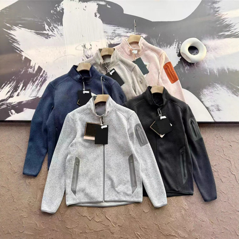 25 Autumn New Men's Embroidered Laminated Pocket Warm Fleece Knitted Stand Collar Jacket 25 Autumn New Men's Embroidered Laminated Pocket Warm Fleece Knitted Stand Collar Jacket