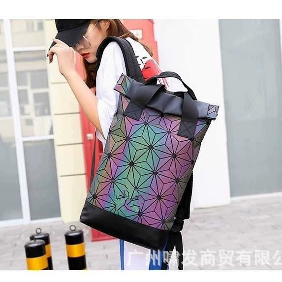 Capacious backpack with diamond pattern, sports bag for men and women, sports laptop