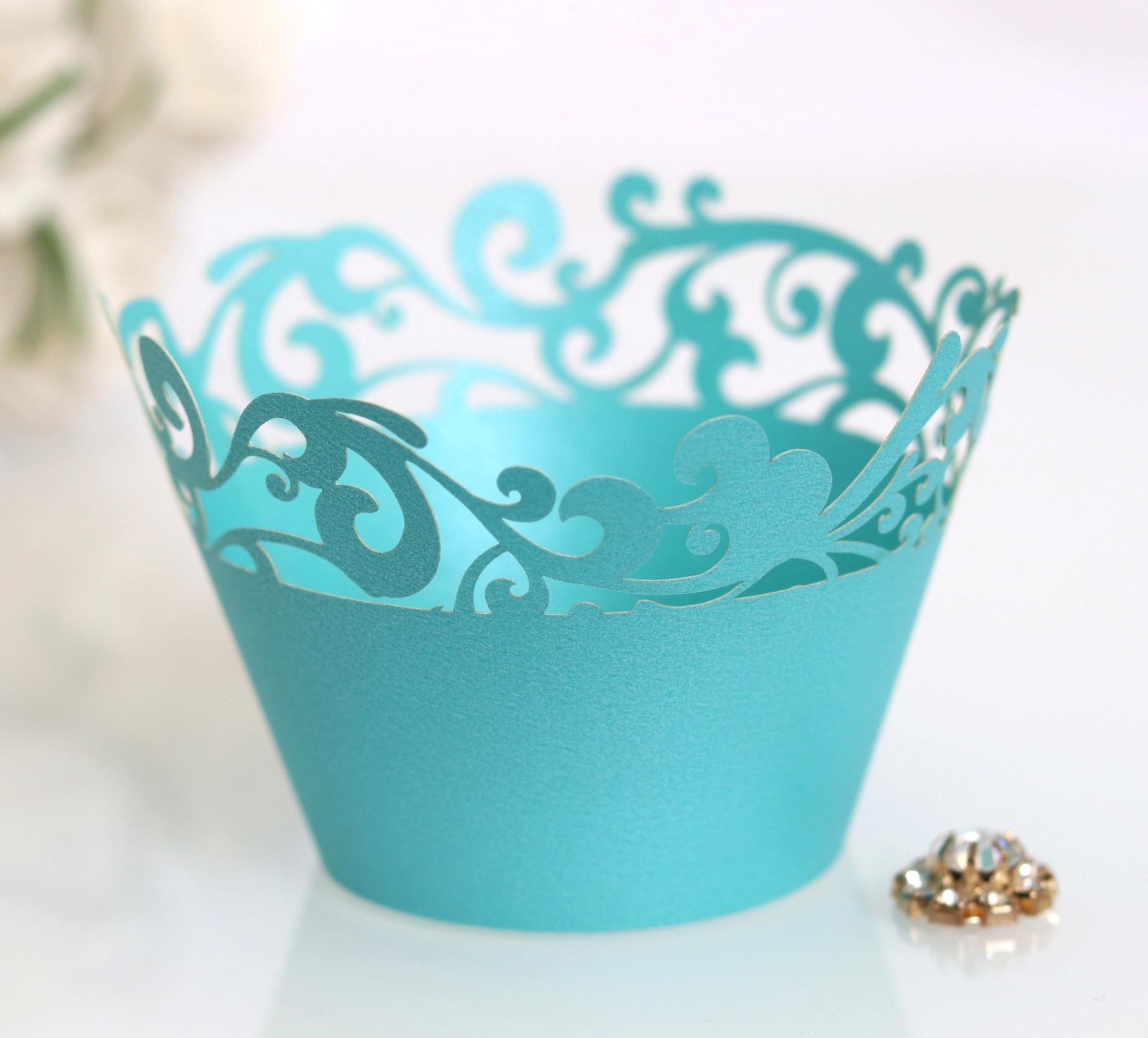 亚马逊 热销激光镂空蛋糕围边 兰色烘焙纸杯 创意花边 纸托批发