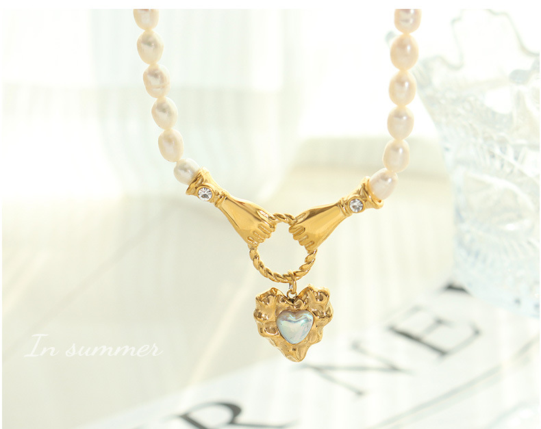 Retro Hand Heart Shape Pearl Titanium Steel Inlay Glass Bead Necklace 1 Piece