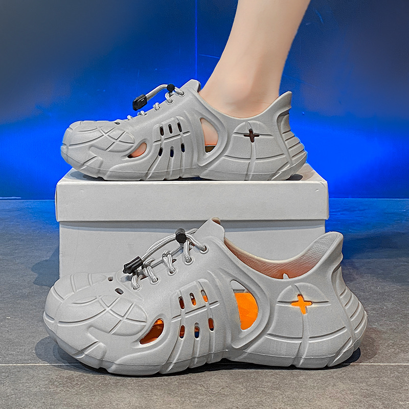 En nombre de los nuevos zapatos de vadeo deportivos de moda, zapatos con agujeros antideslizantes al aire libre de verano, sandalias Baotou ligeras de suela suave para hombres