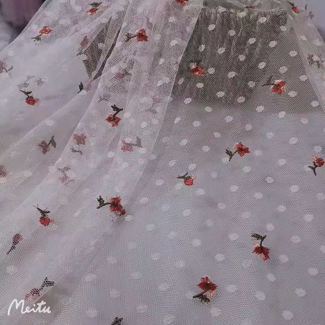 现货供应~新款无弹大圆点提花网纱迷你小花立体刺绣 小清新款面料