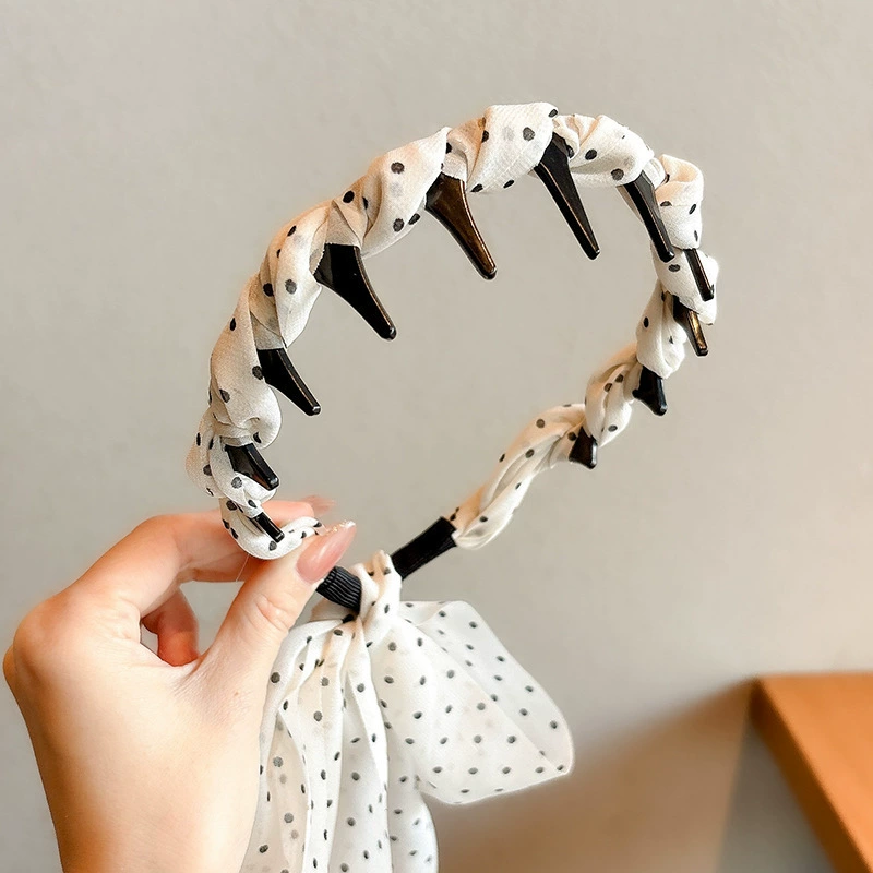 Knitted retro scarf, high-quality vintage style — patterned headband & triangular kerchief