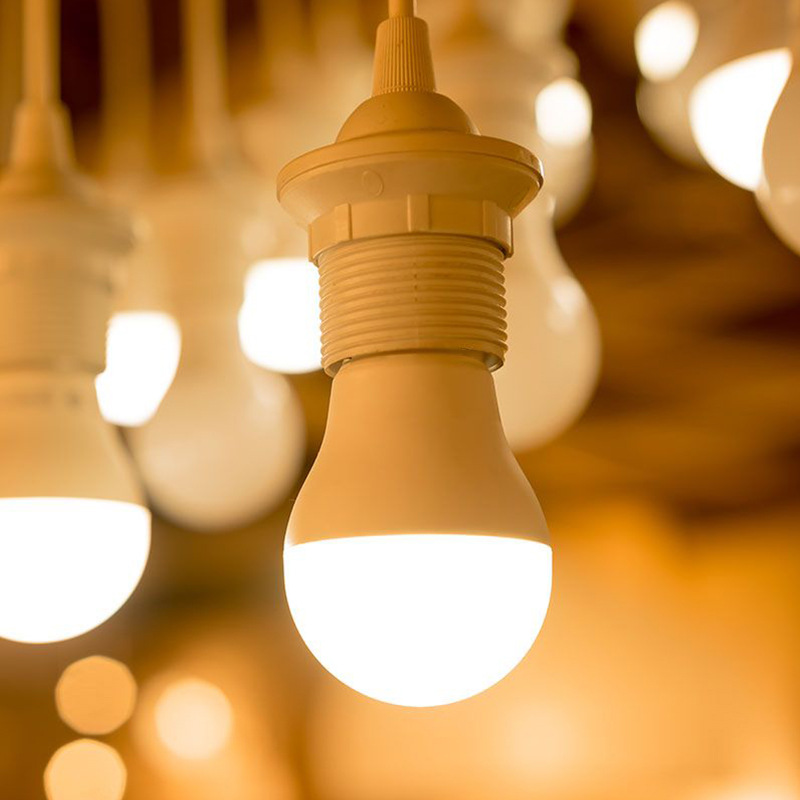 lámparas LED de aluminio de plástico de alto brillo A-bulb e14 pequeño tornillo e27 gran tornillo bulb iluminación doméstica lámpara LED de ahorro de energía