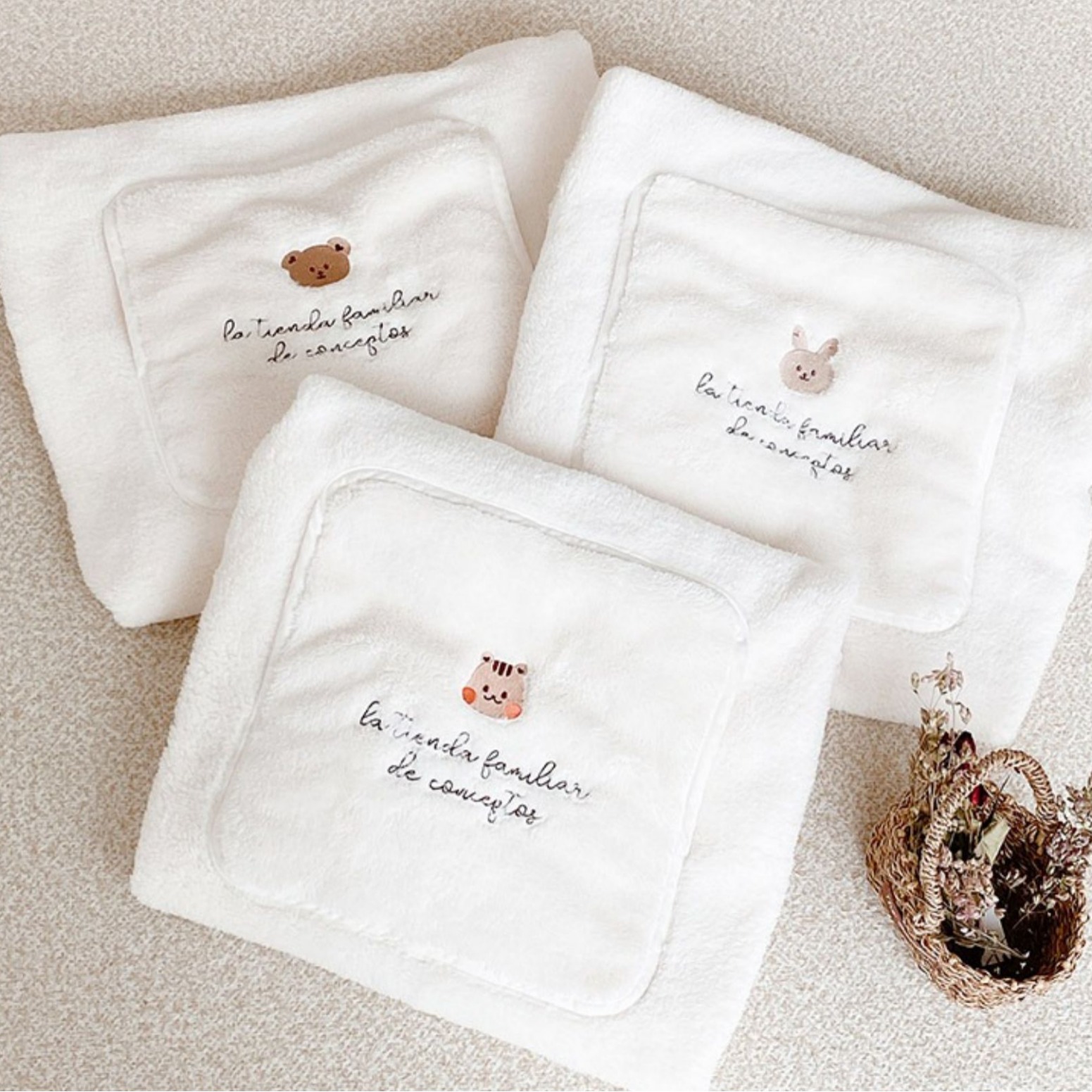 ins小熊刺绣宝宝婴儿手推车防风盖毯保暖毛毯外出便携式背带毯子