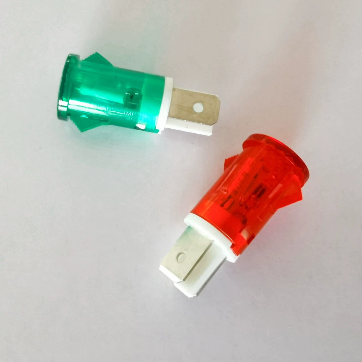 Производитель поставляет MDX14A-S западное кухонное оборудование с вставкой 220VAC 6.3X0.8 красный и зеленый индикатор